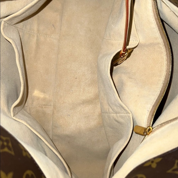 Authentic Louis Vuitton Artsy MM - Picture 9 of 12